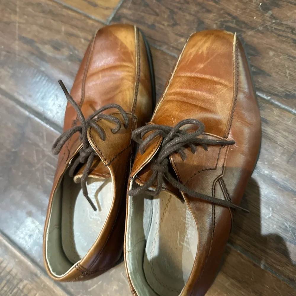 Florsheim Classic Brown Leather‎ Kids Shoes size 2Y